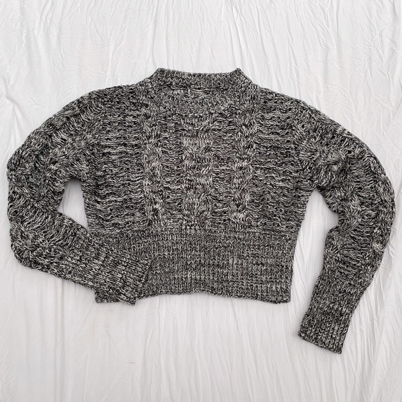 SHEIN Sweaters - SHEIN Black and White Gray Cable Knit Long Sleeve Cropped Crew Sweater Sz Medium